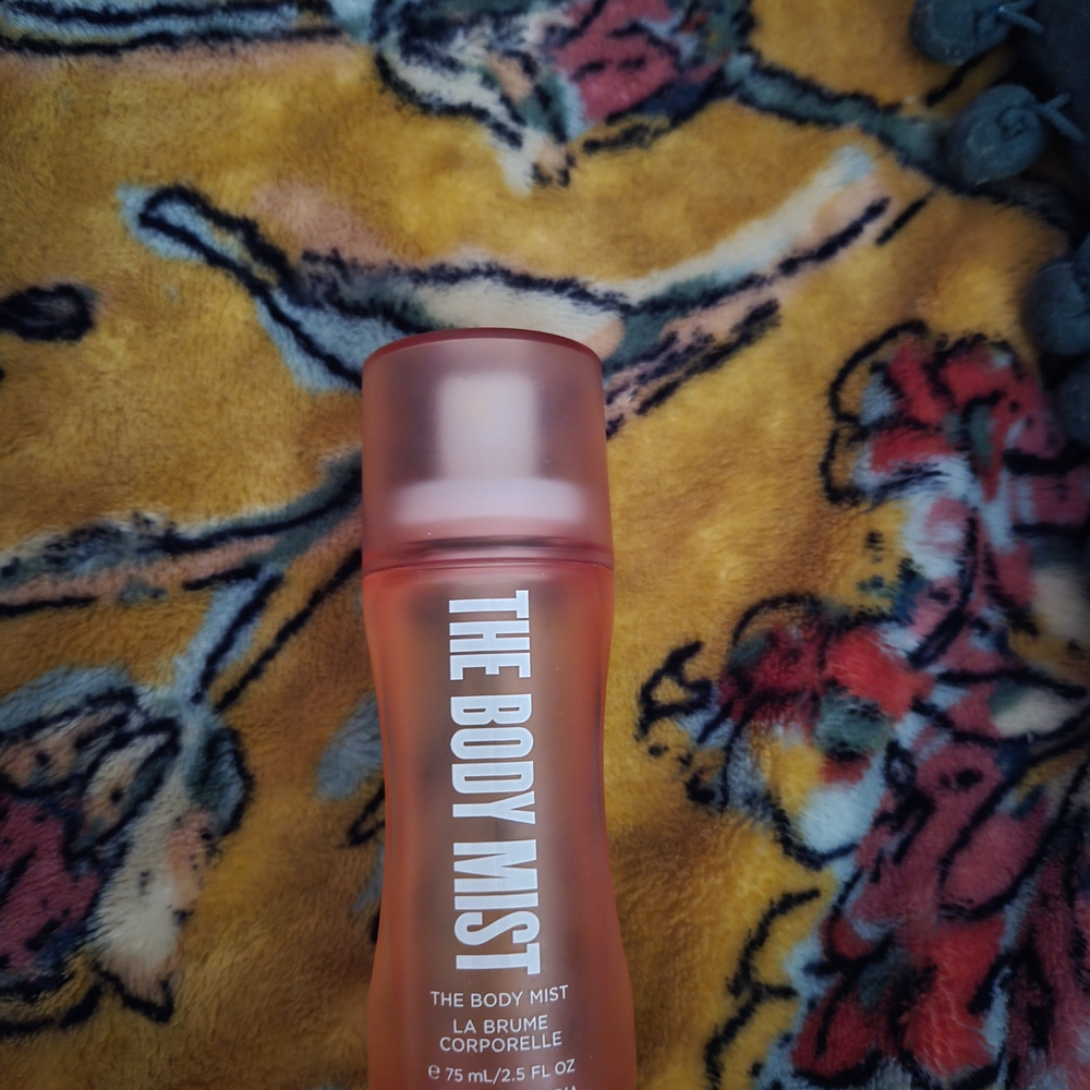 *RARE* Victoria's Secret The Body Mist Sprays: 2.5 PLUS 4.2 OZ Bottle Lot!